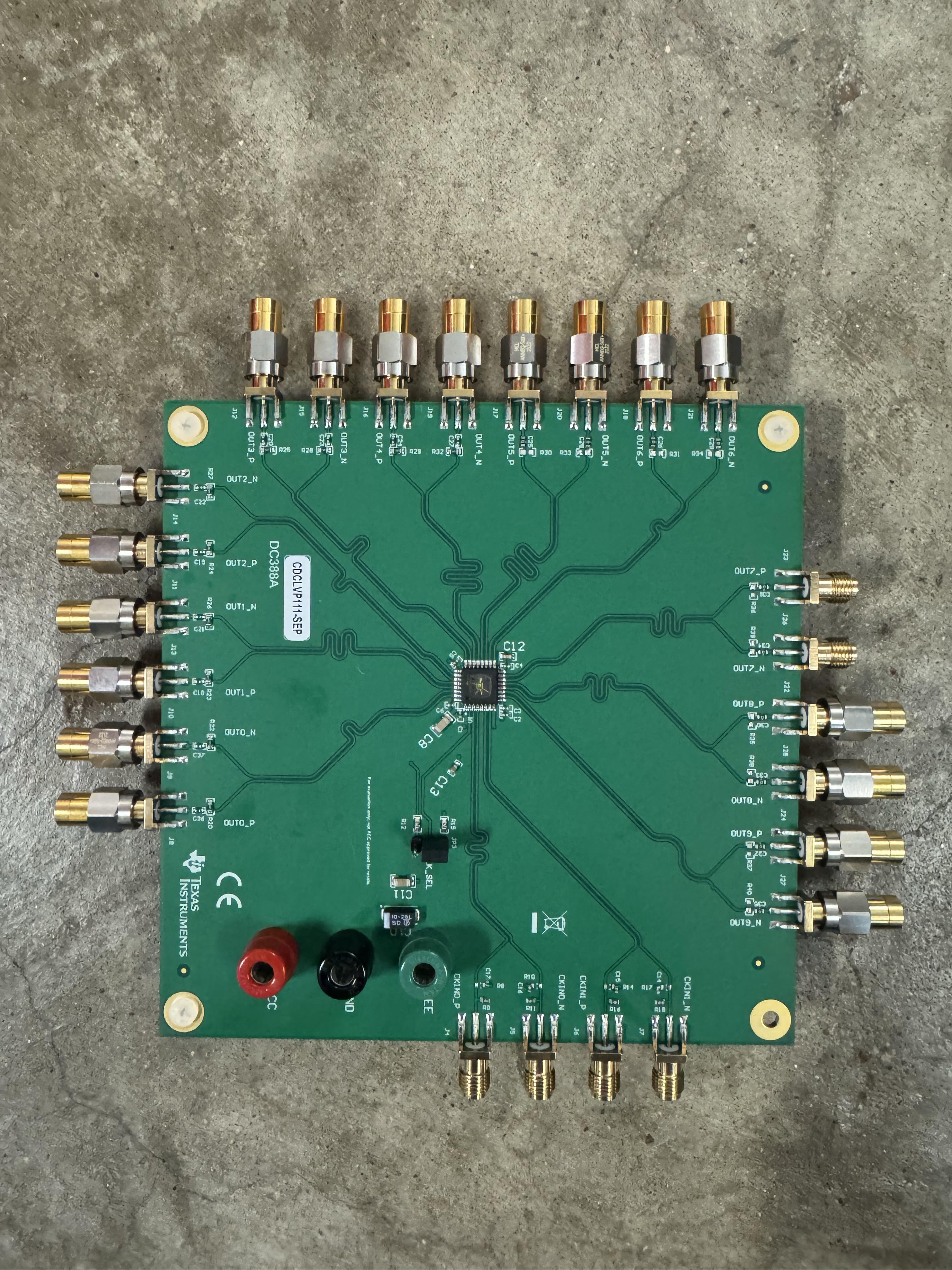  CDCLVP111-SEP EVM Top View