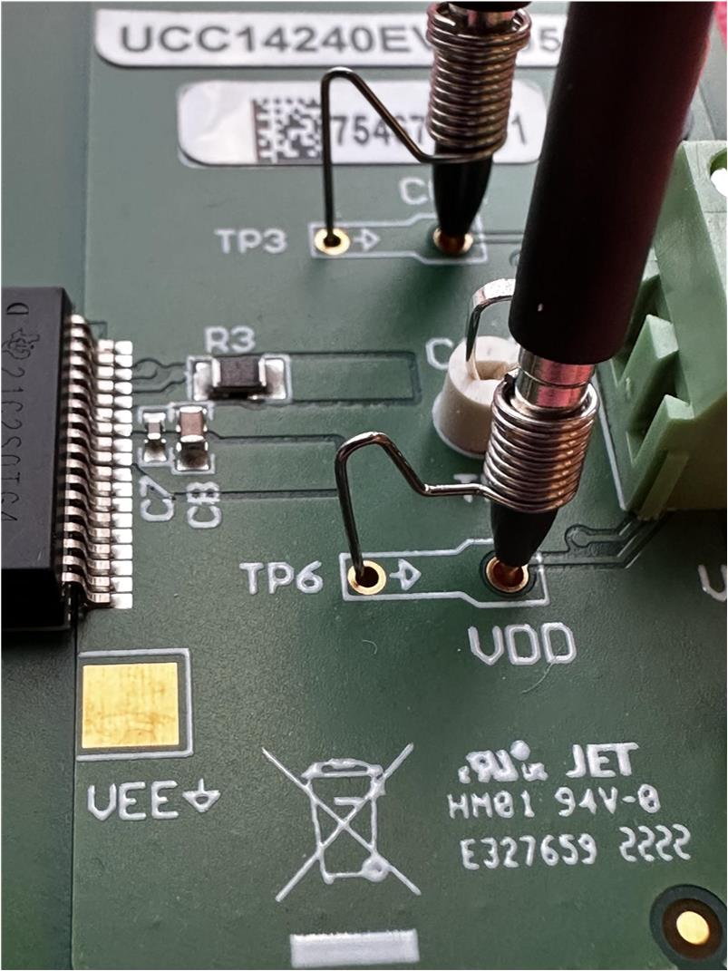 UCC14240EVM-052 UCC14241-Q1 UCC14240-Q1 UCC15241-Q1 UCC14240EVM-052,PCB 示波器探頭測試點 GUID-20221122-SS0I-SCQ1-WK06-NXSCS7564ND2-low.jpg