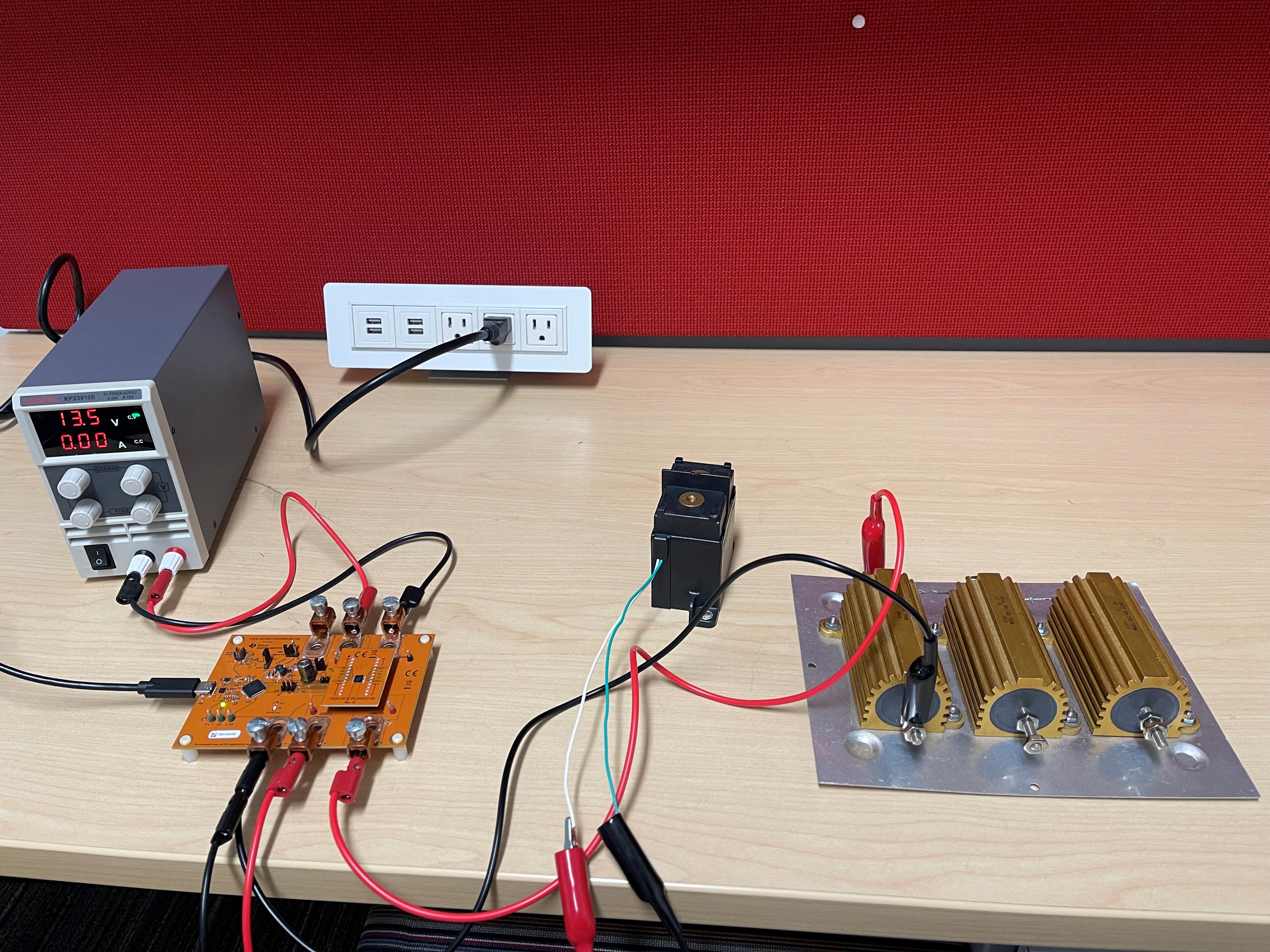 TPS2HCS10-Q1 已連接負載