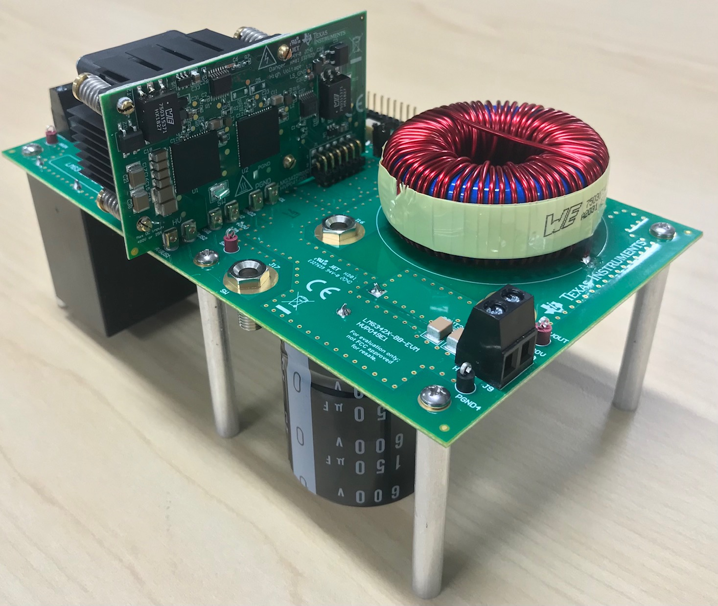 LMG2640EVM-090 帶有 LMG2640EVM-090 的 LMG342X-BB-EVM 主板