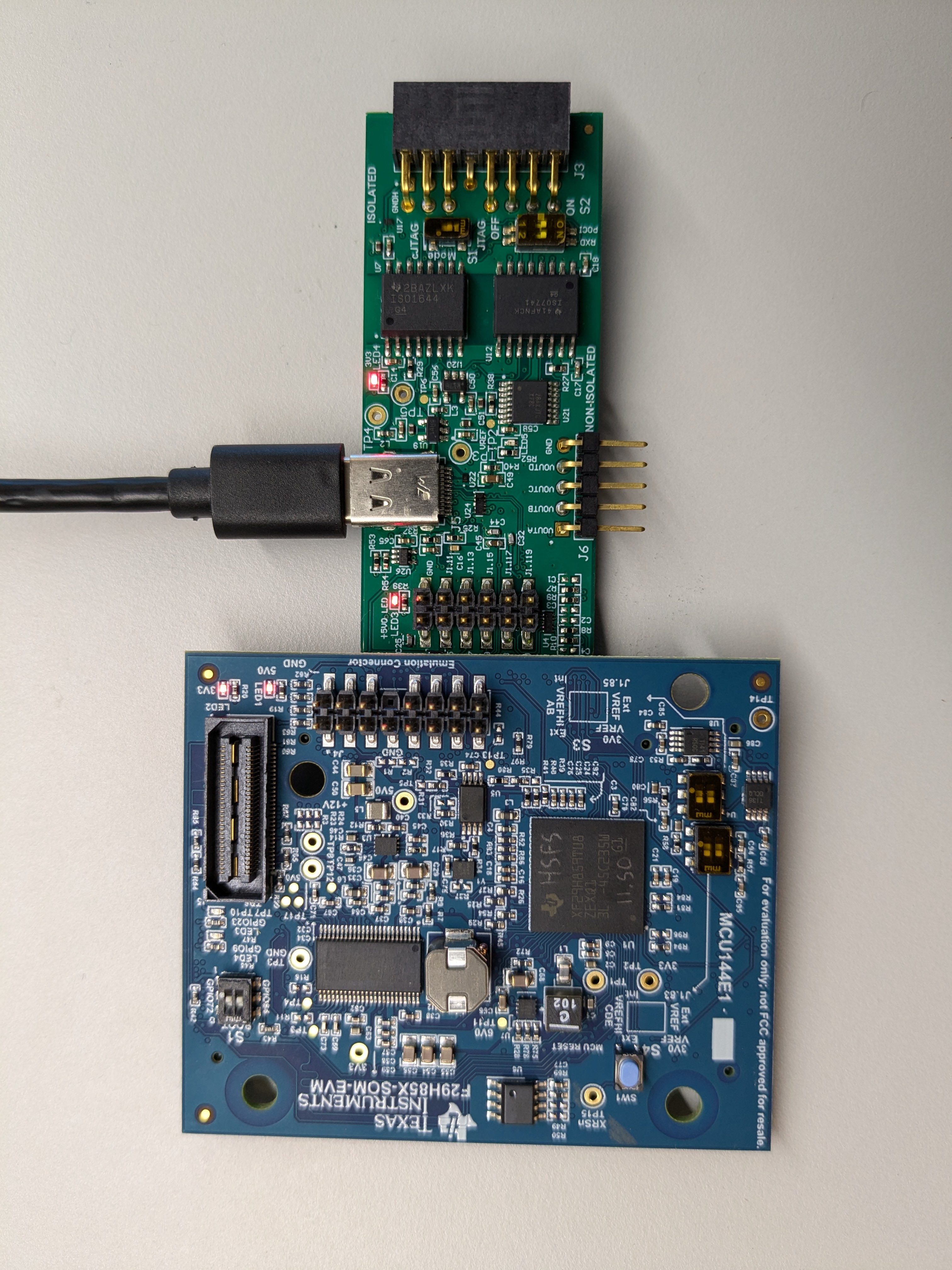 F29H85X-SOM-EVM 獨立配置