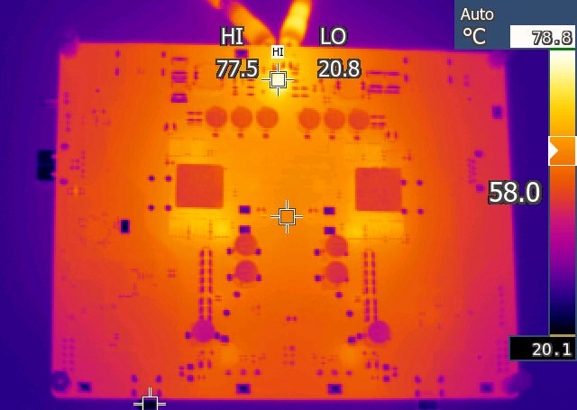 TPS26744EQ1EVM 熱像圖底部，端口 A 和端口 B