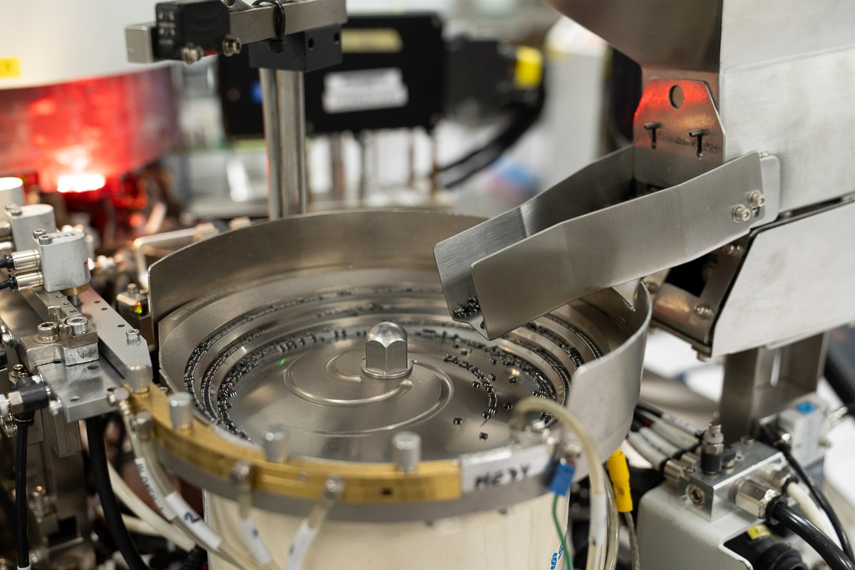  在封裝的最后一步，我們對每個 TI 產品進行測試，以做好發貨準備。